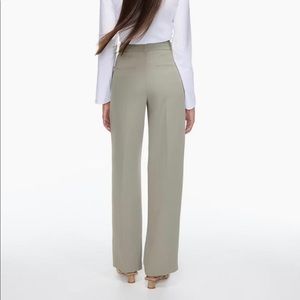 New with tags Effortless pants in Basalt grey size 6